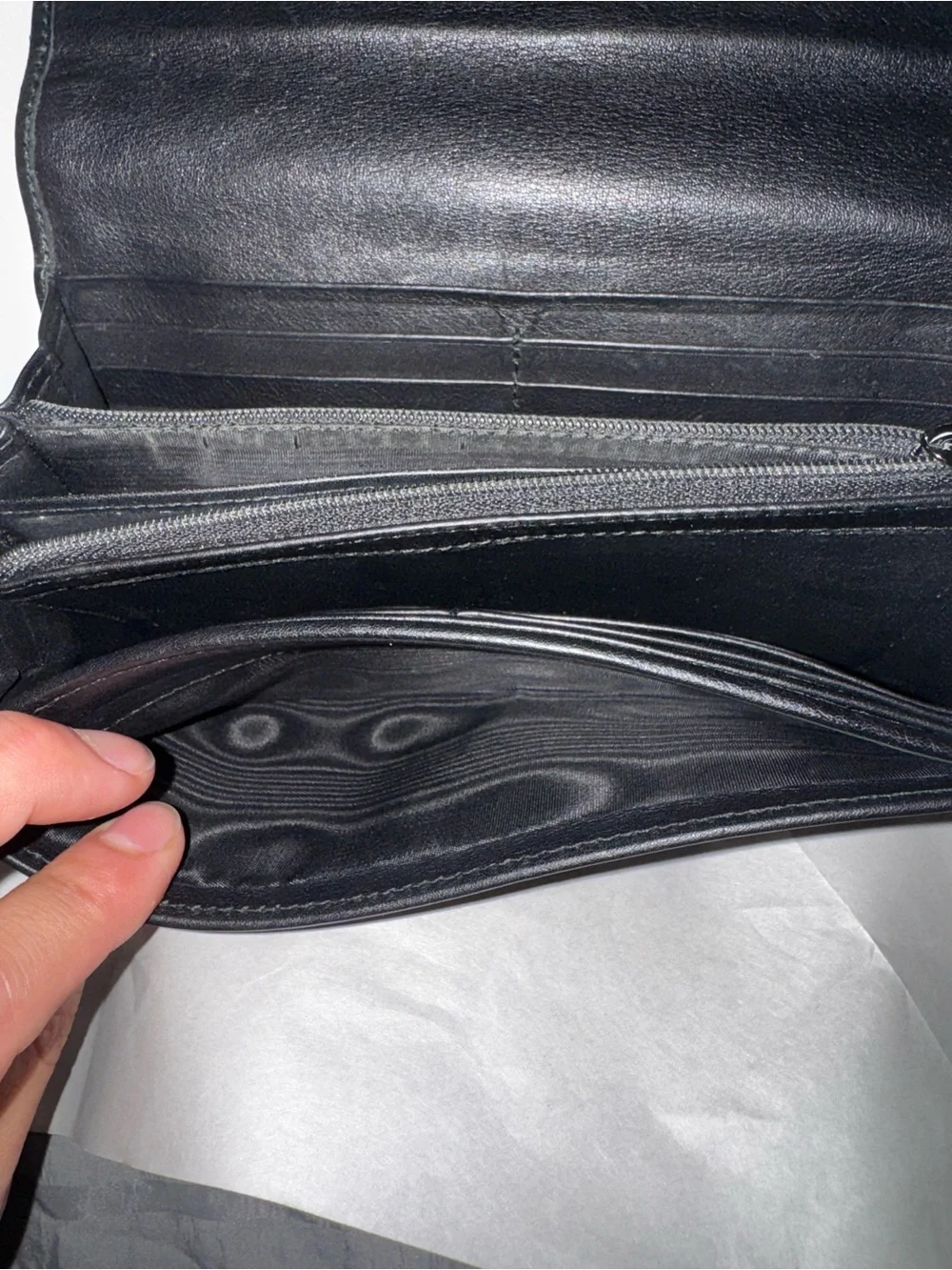 Gucci Black Quilted Leather Wallet on Gold Chain Strap - Picture 5 of 13